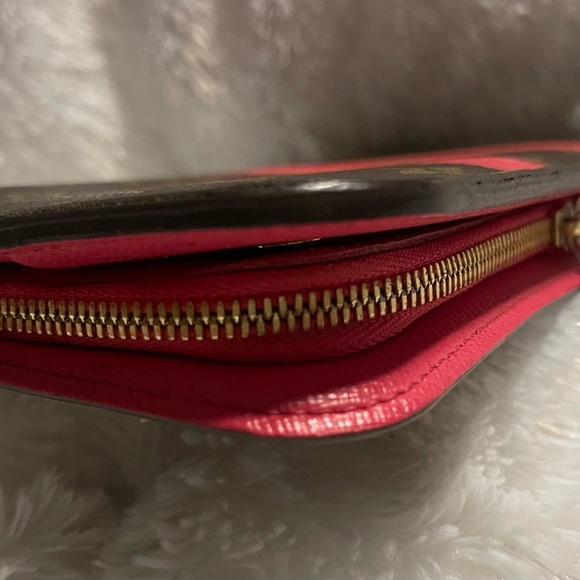 Louis Vuitton Grenade Pink V Wallet - Picture 2 of 16